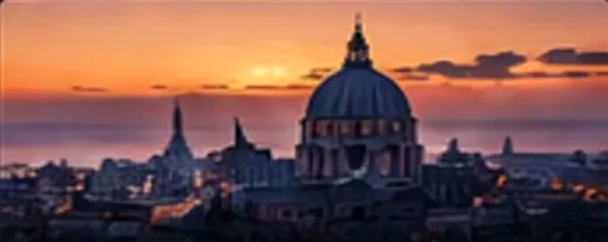 City destination image representing status program choice